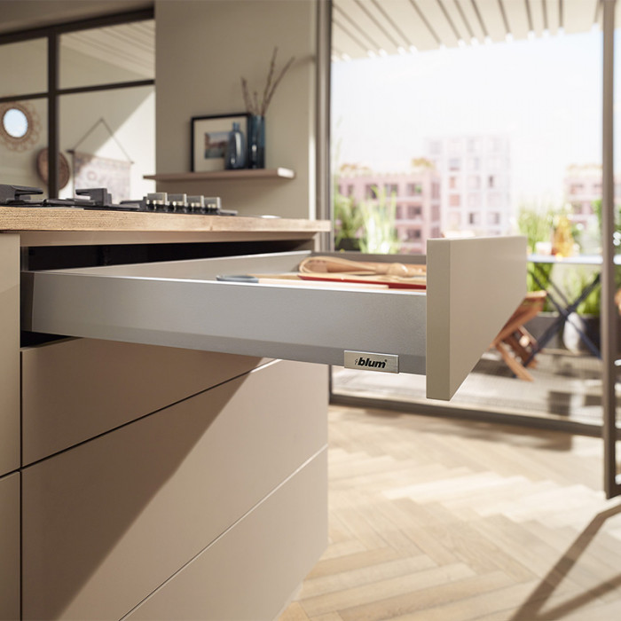 BLUM MERIVOBOX 550MM VÝŠKA N SVETLO ŠEDÁ KOMPLETNÁ ZÁSUVKA