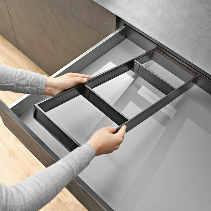 BLUM ZC7S300RSU AMBIA-LINE OCEĽOVÝ DIZAJN - RÁM KARBÓNOVÝ ČIERNY 300MM