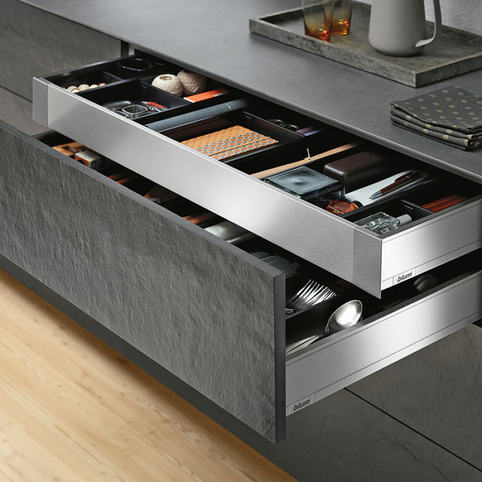 BLUM ZC7S300RSU AMBIA-LINE OCEĽOVÝ DIZAJN - RÁM KARBÓNOVÝ ČIERNY 300MM