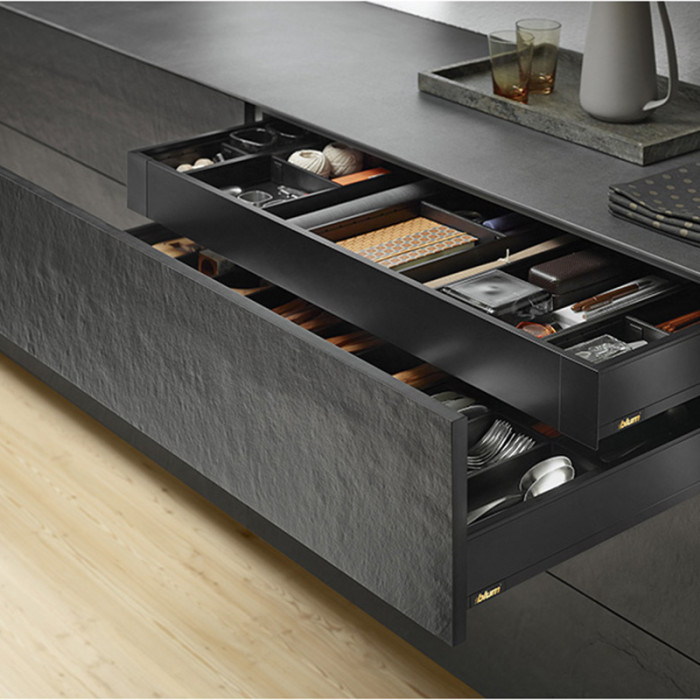 BLUM ZC7A0P0F AMBIA-LINE ADAPTÉR PROFIL VÝŠKA F KARBÓNOVÝ ČIERNY L217.5MM