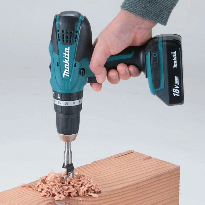 MAKITA AKU SKRUTKOVAČ VŔTACÍ DF457DWE 18V