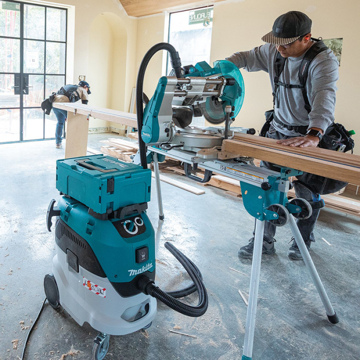 MAKITA VYSÁVAČ ELEKTRICKÝ VC4210L 1200W 42 L