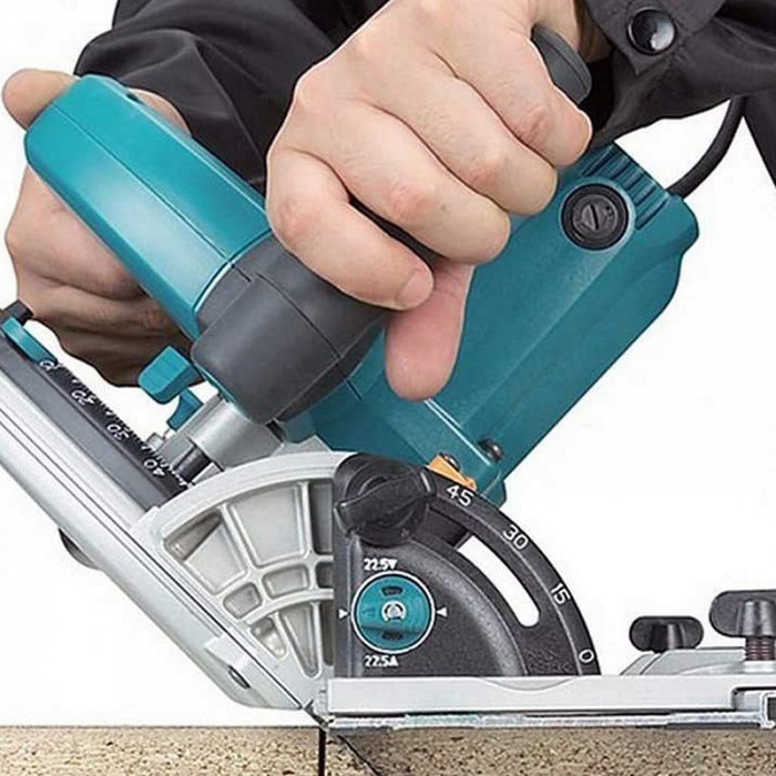 MAKITA PÍLA ELEKTRICKÁ KOTÚČOVÁ SP6000J 1300W