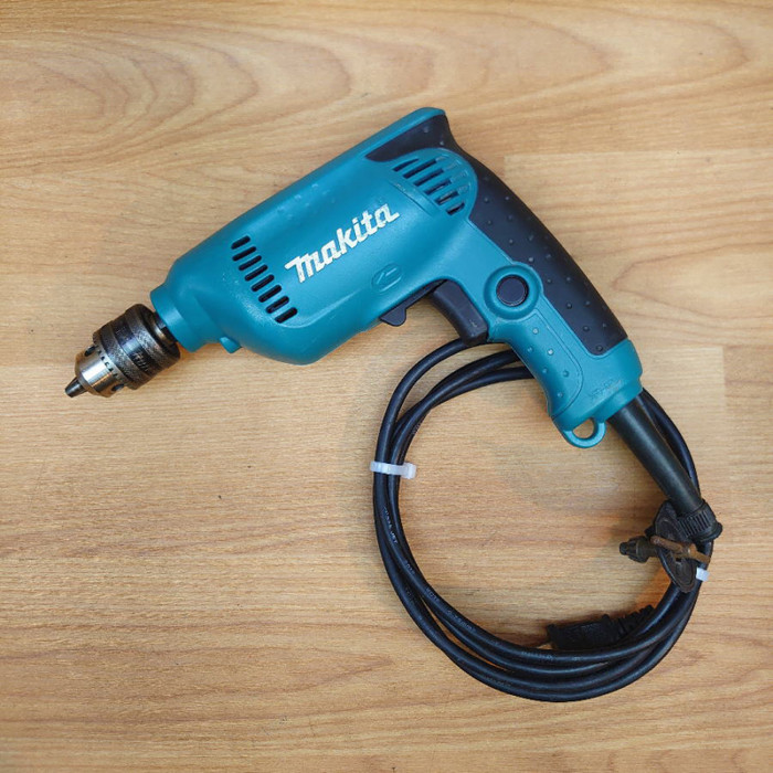 MAKITA ELEKTRICKÁ VŔTAČKA 6412 450W